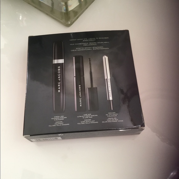 Marc Jacobs About Lash Night. Eye Makeup Set. - Picture 2 of 3